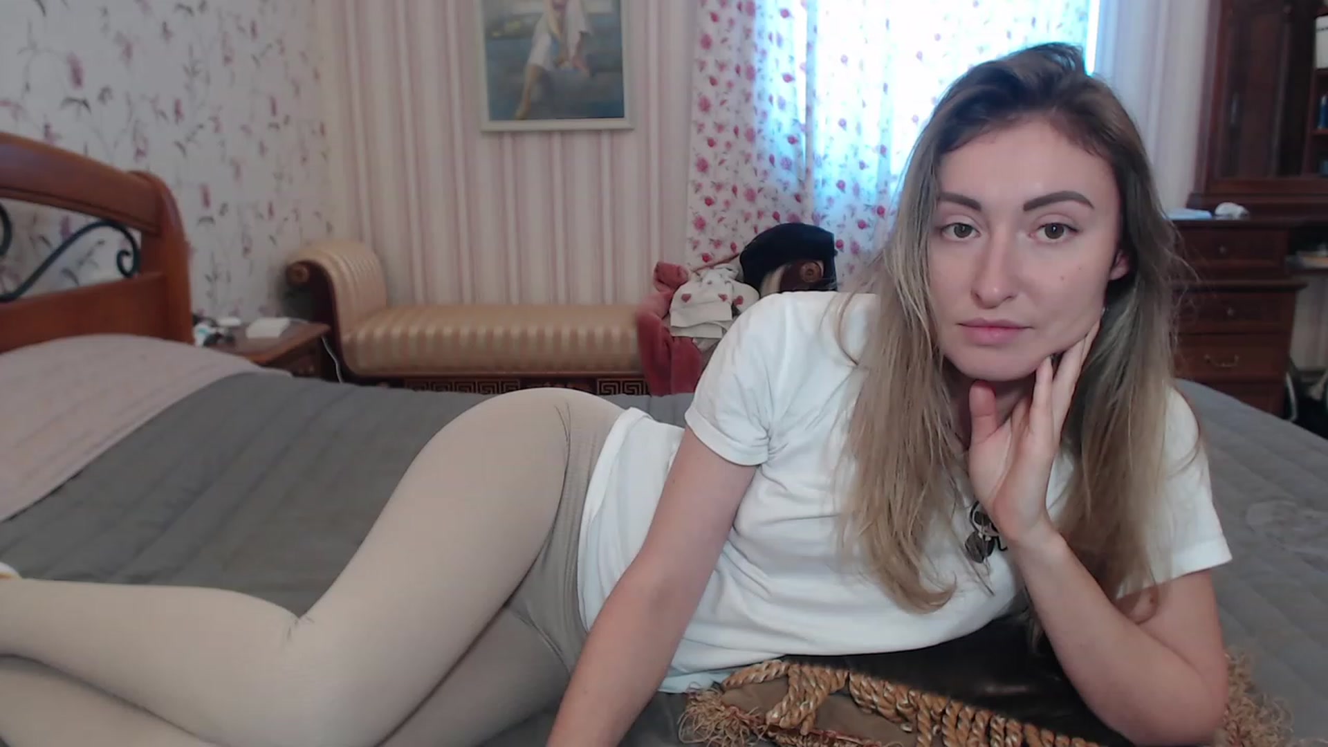 Gallery image thumbnail from Veronica_4u's myfreecams stream on, 12/06/2022, 12:09 image 1 of 20
