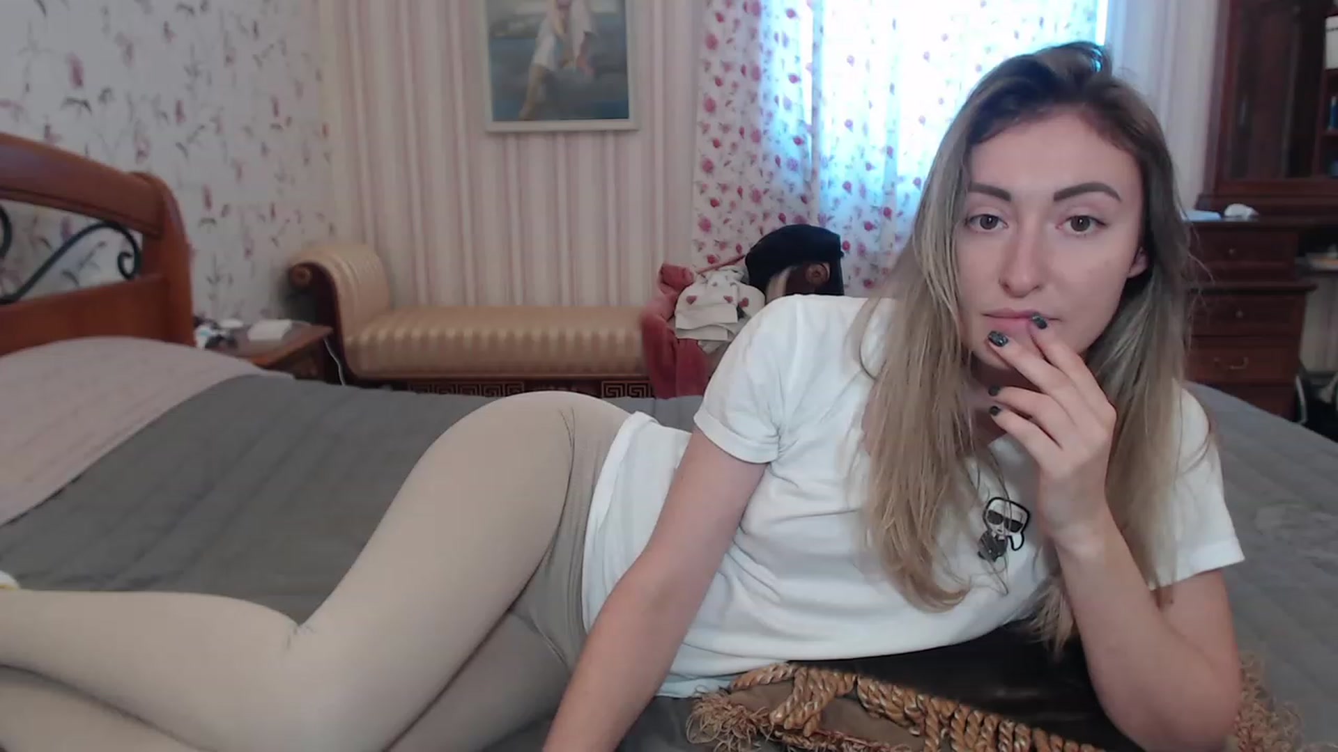Gallery image thumbnail from Veronica_4u's myfreecams stream on, 12/06/2022, 12:09 image 4 of 20