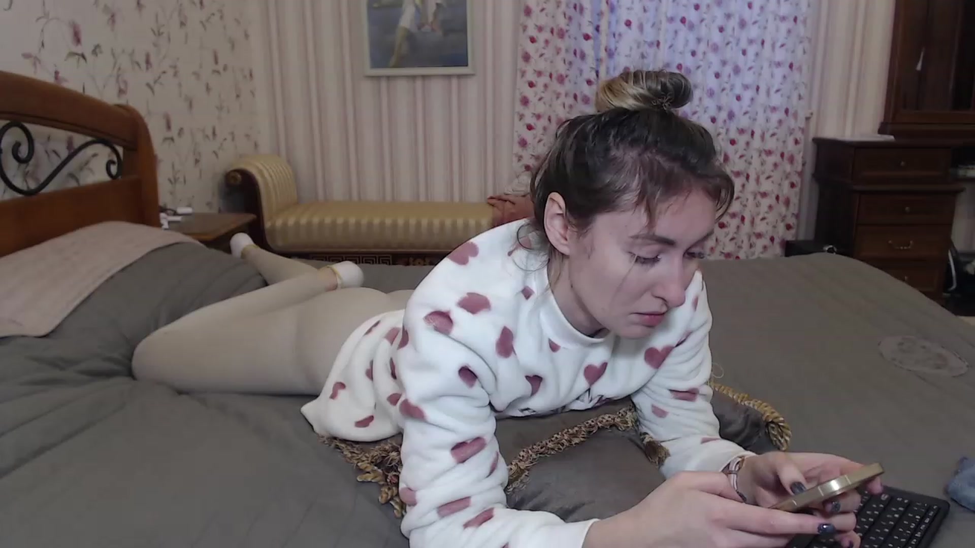 Gallery image thumbnail from Veronica_4u's myfreecams stream on, 12/07/2022, 14:00 image 1 of 20