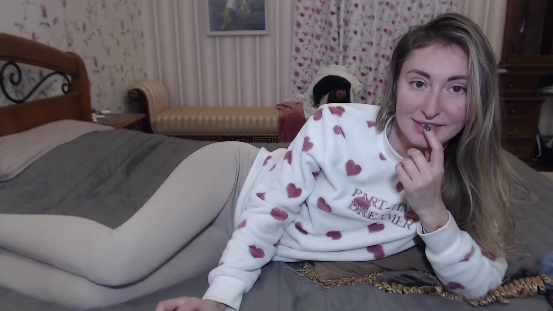 Gallery image thumbnail from Veronica_4u's myfreecams stream on, 12/07/2022, 15:05 image 10 of 20