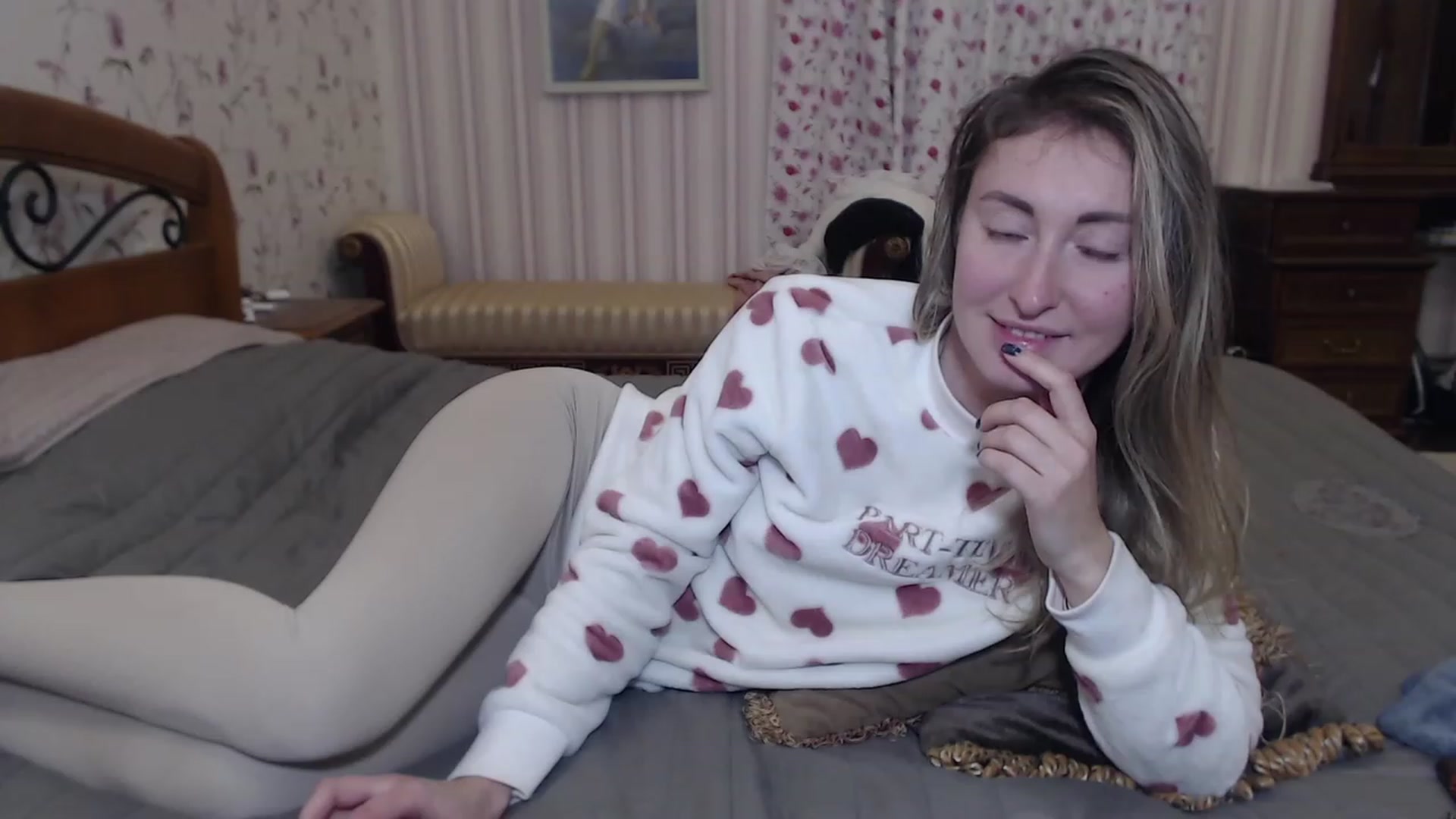 Gallery image thumbnail from Veronica_4u's myfreecams stream on, 12/07/2022, 15:05 image 8 of 20