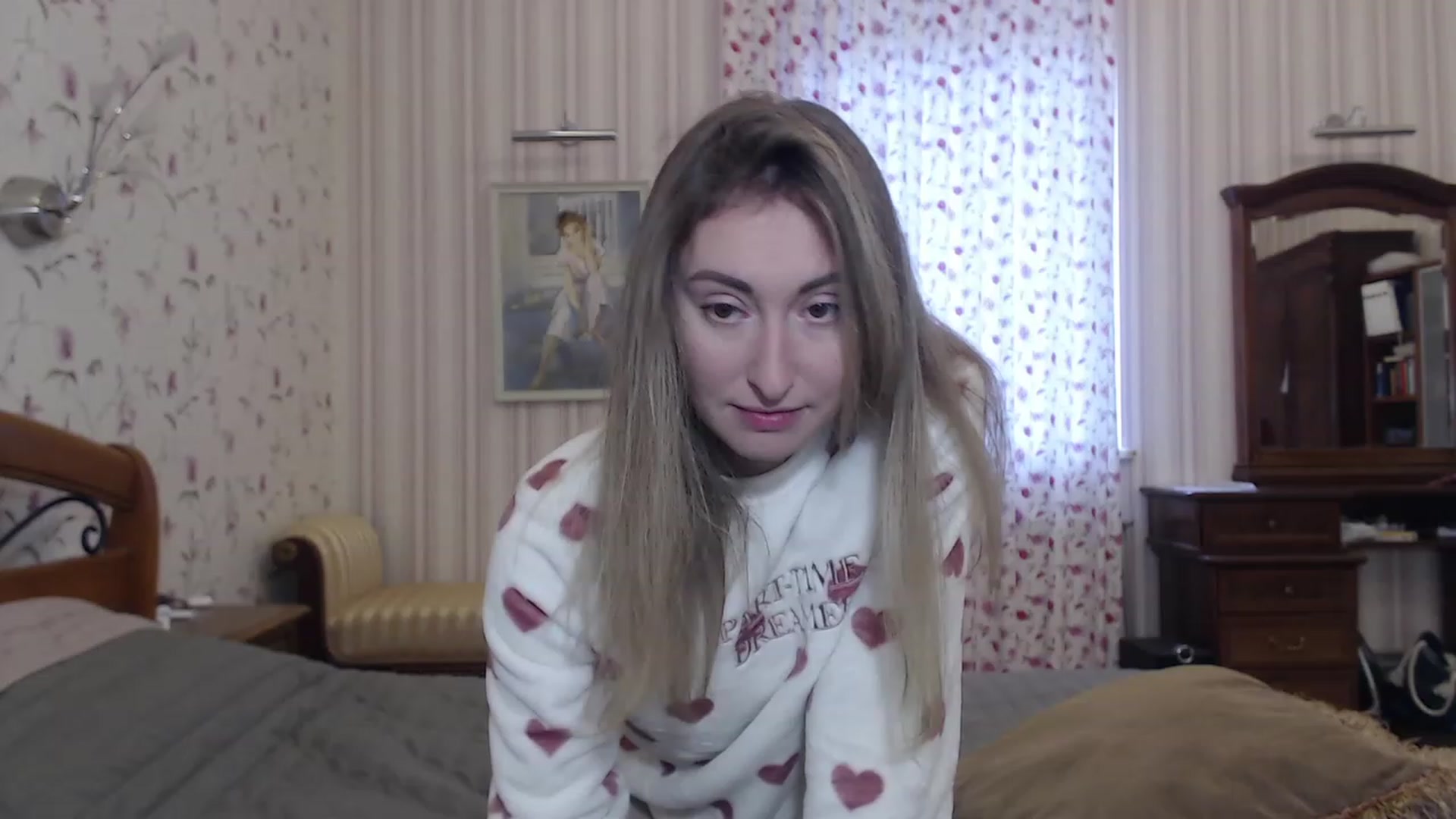 Gallery image thumbnail from Veronica_4u's myfreecams stream on, 12/08/2022, 08:10 image 14 of 20