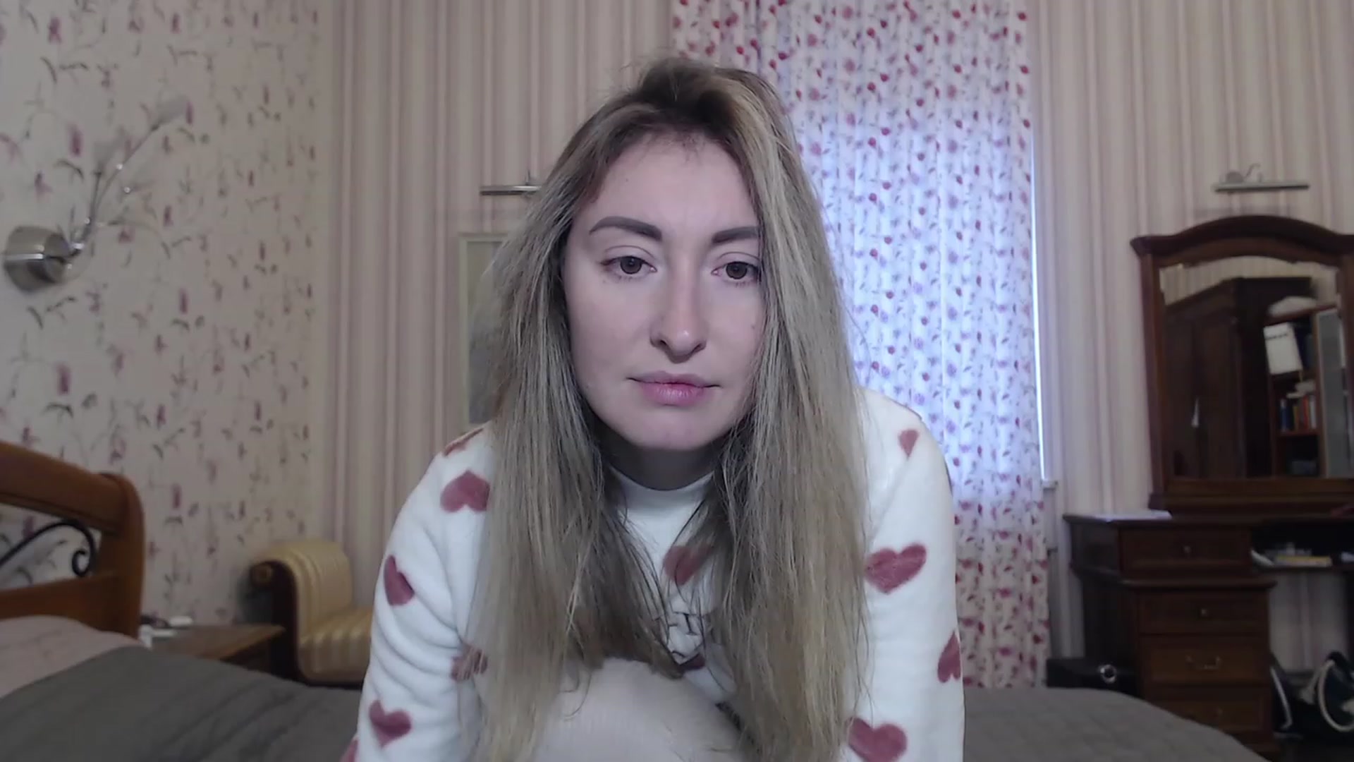 Gallery image thumbnail from Veronica_4u's myfreecams stream on, 12/08/2022, 09:06 image 6 of 20