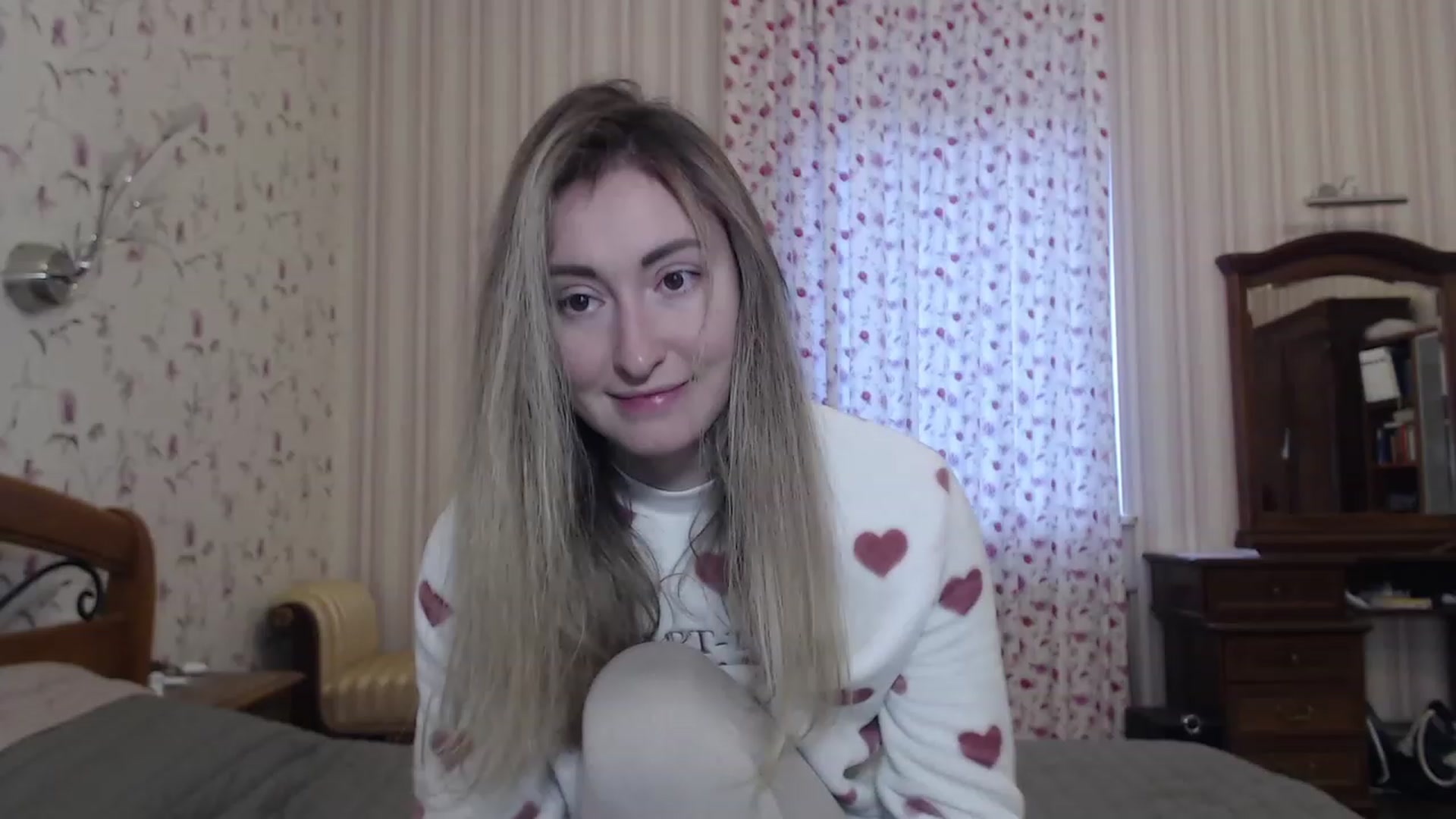 Gallery image thumbnail from Veronica_4u's myfreecams stream on, 12/08/2022, 09:06 image 13 of 20