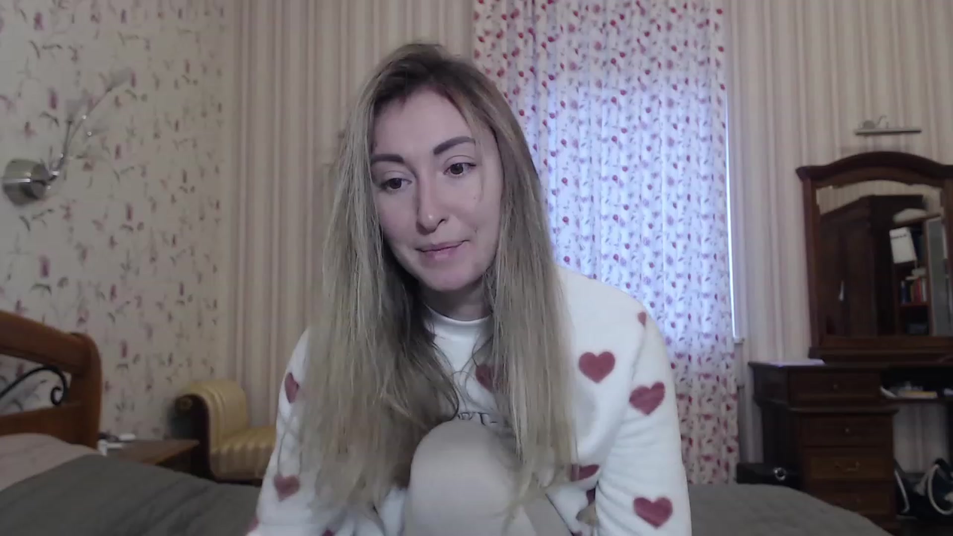 Gallery image thumbnail from Veronica_4u's myfreecams stream on, 12/08/2022, 09:06 image 12 of 20