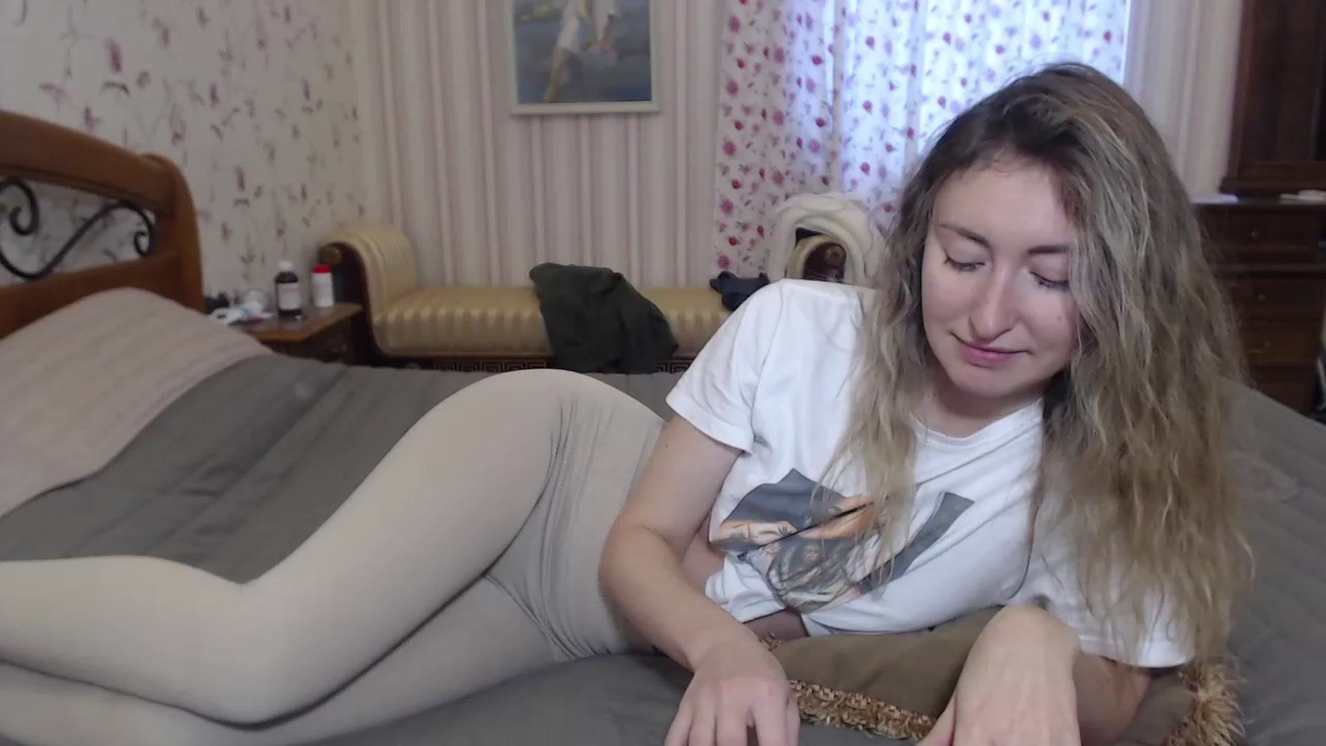 Gallery image thumbnail from Veronica_4u's myfreecams stream on, 12/12/2022, 08:32 image 16 of 20
