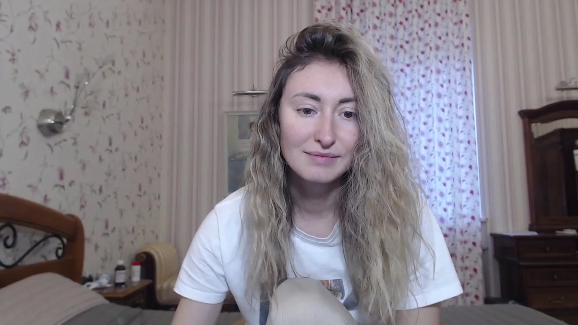 Gallery image thumbnail from Veronica_4u's myfreecams stream on, 12/12/2022, 08:56 image 2 of 20