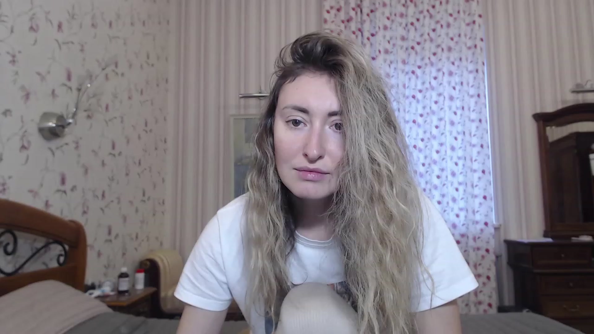 Gallery image thumbnail from Veronica_4u's myfreecams stream on, 12/12/2022, 08:56 image 5 of 20