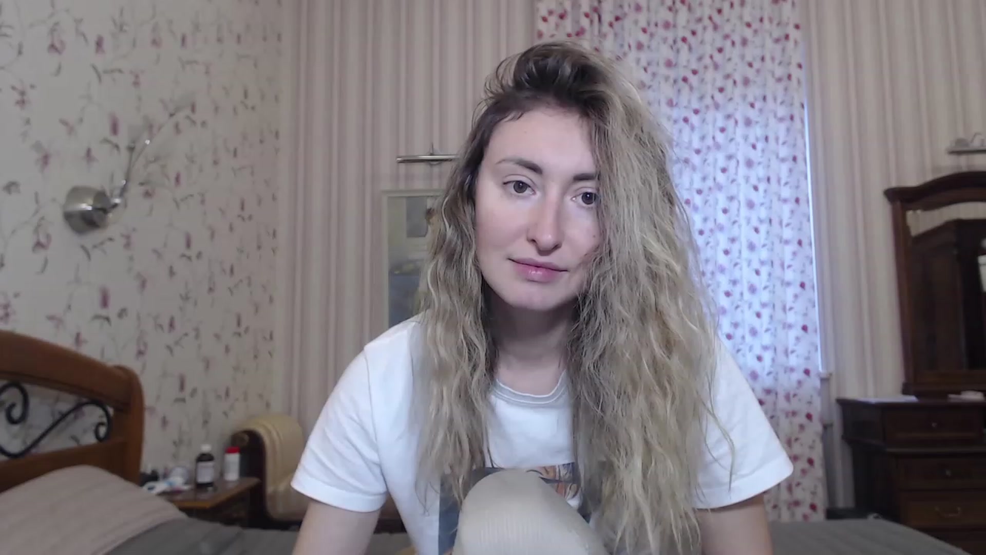 Gallery image thumbnail from Veronica_4u's myfreecams stream on, 12/12/2022, 08:56 image 4 of 20