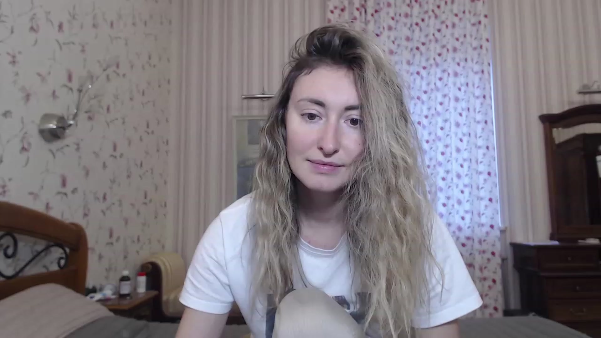 Gallery image thumbnail from Veronica_4u's myfreecams stream on, 12/12/2022, 08:56 image 1 of 20