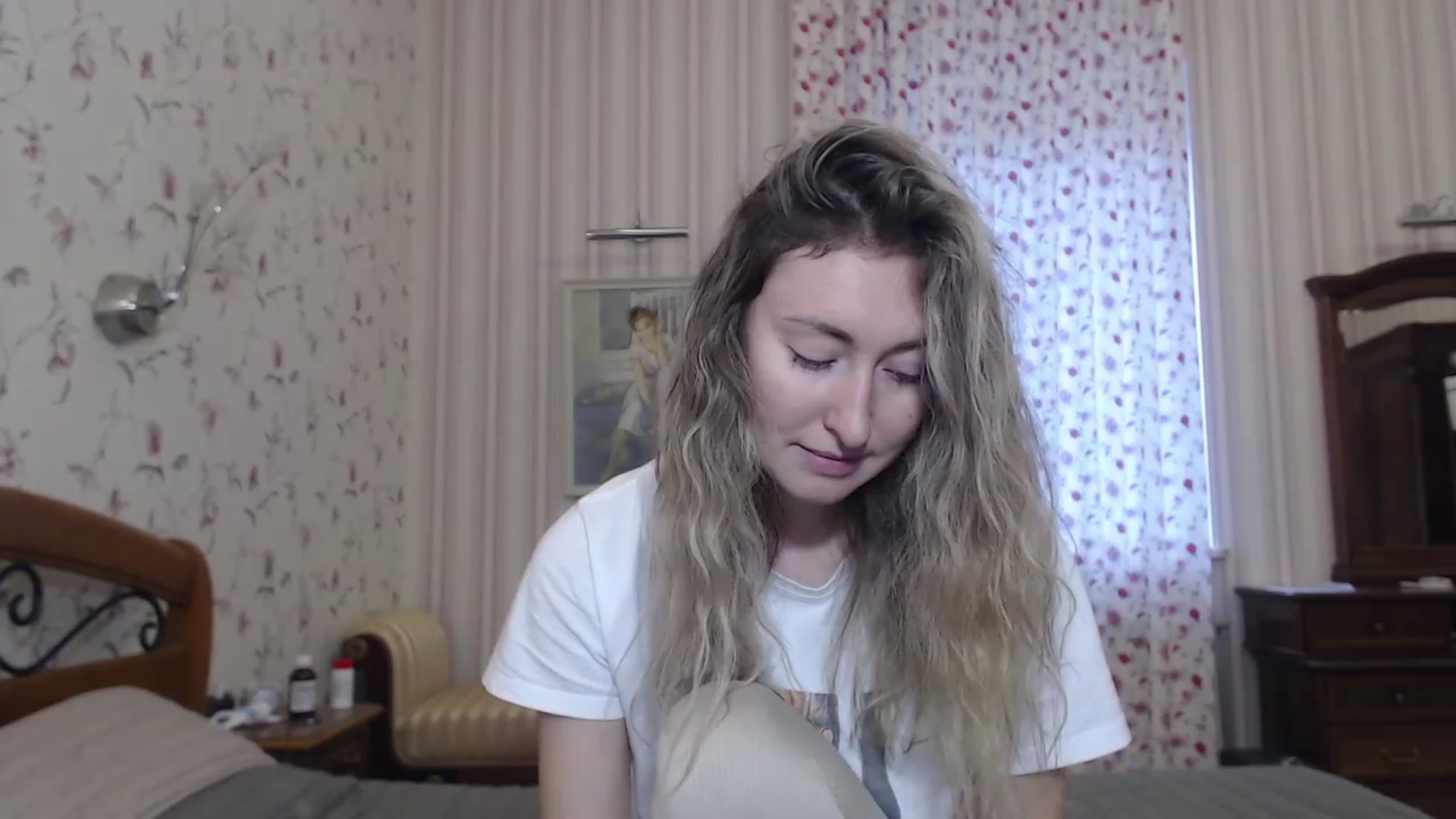 Gallery image thumbnail from Veronica_4u's myfreecams stream on, 12/12/2022, 08:56 image 17 of 20