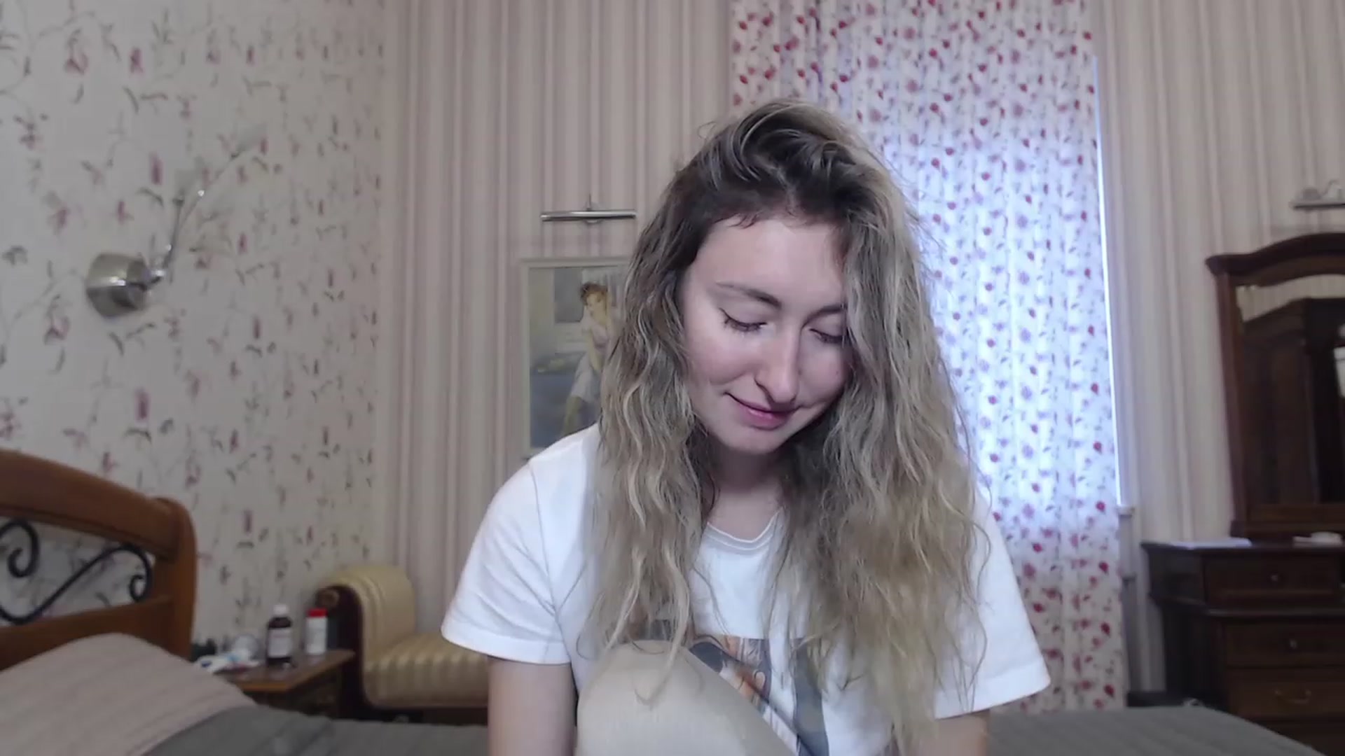 Gallery image thumbnail from Veronica_4u's myfreecams stream on, 12/12/2022, 08:56 image 19 of 20