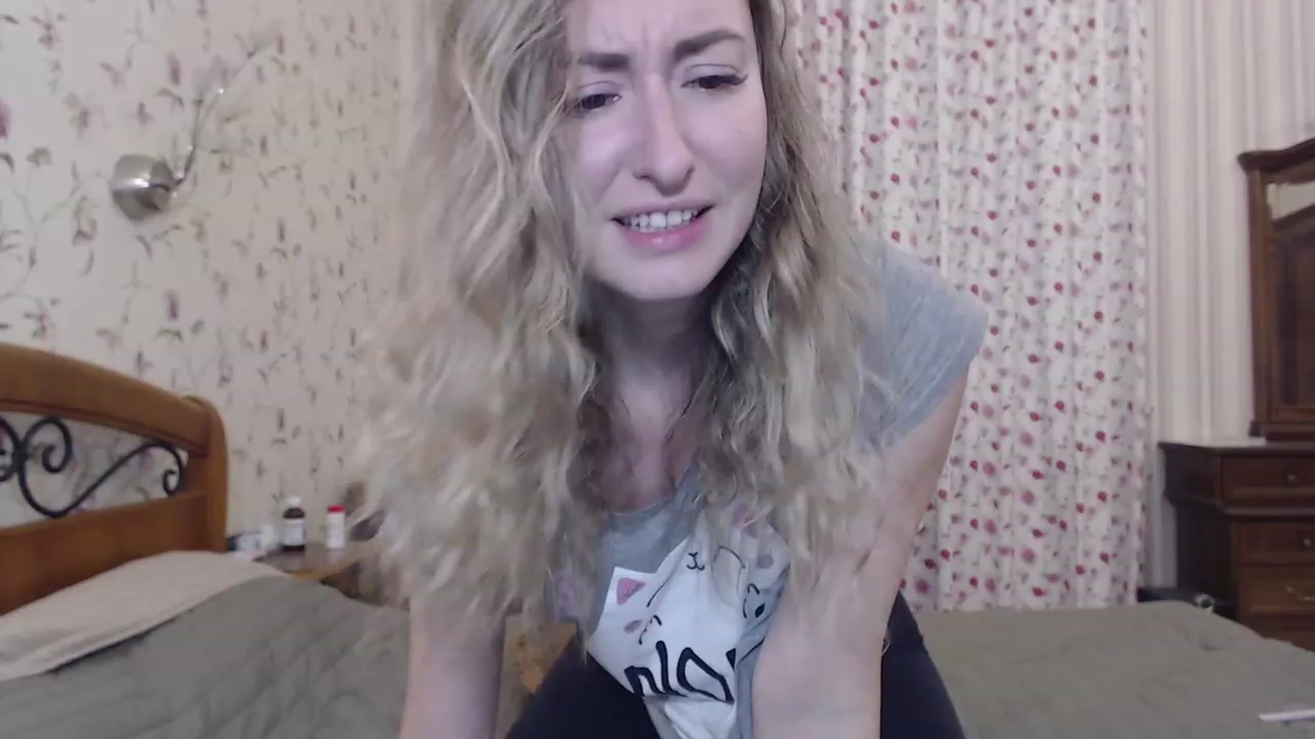 Gallery image thumbnail from Veronica_4u's myfreecams stream on, 12/18/2022, 14:55 image 11 of 20