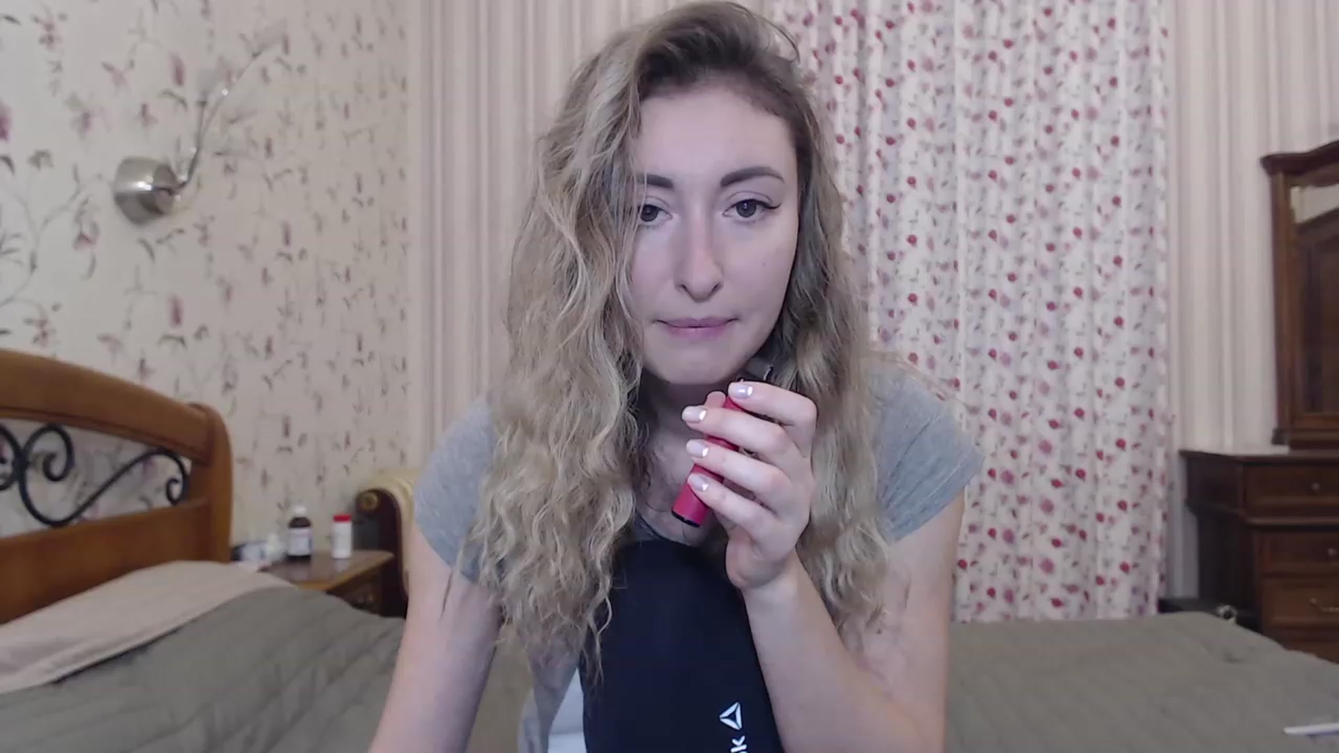 Gallery image thumbnail from Veronica_4u's myfreecams stream on, 12/18/2022, 14:55 image 2 of 20