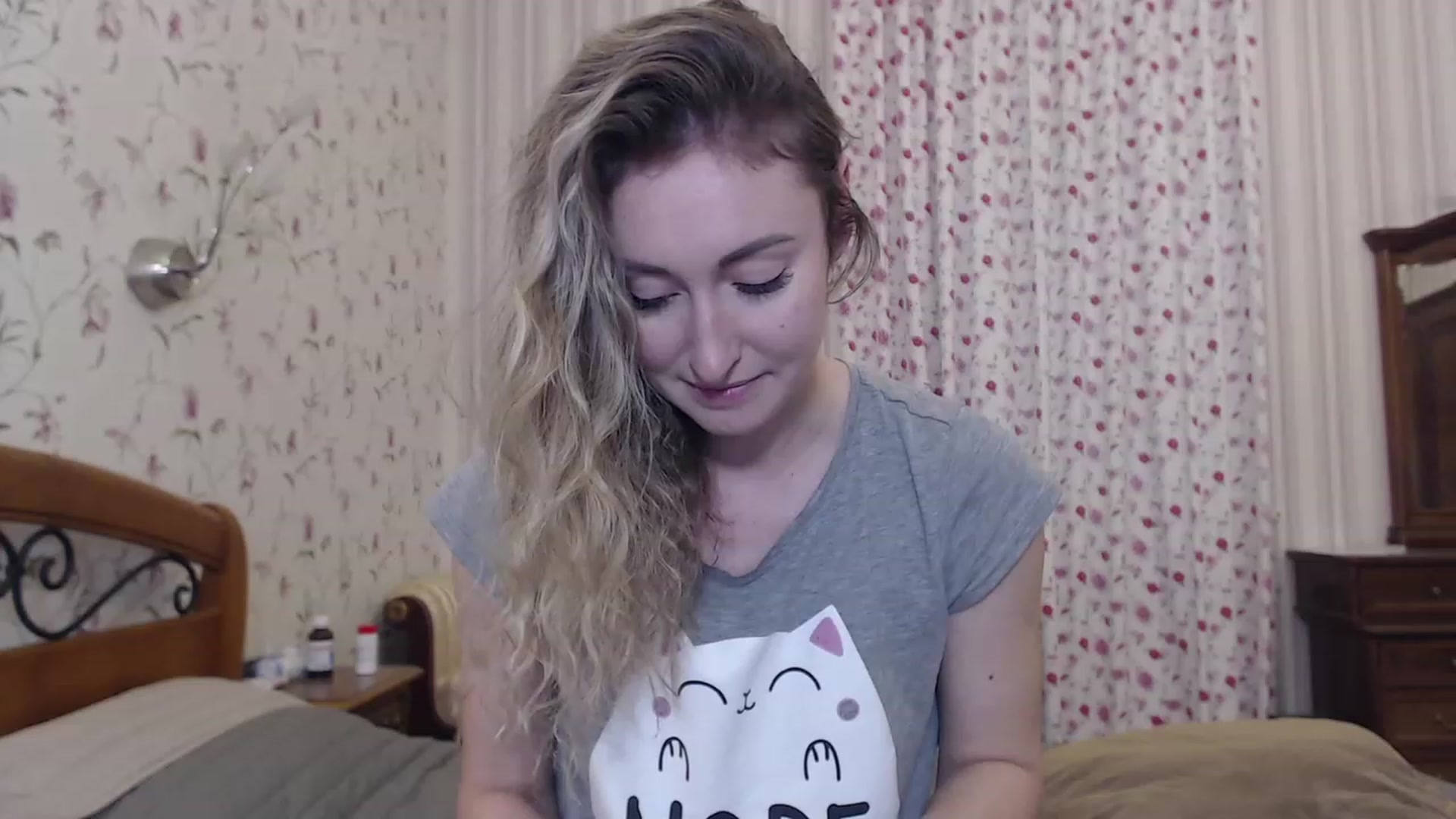 Gallery image thumbnail from Veronica_4u's myfreecams stream on, 12/18/2022, 16:28 image 12 of 20