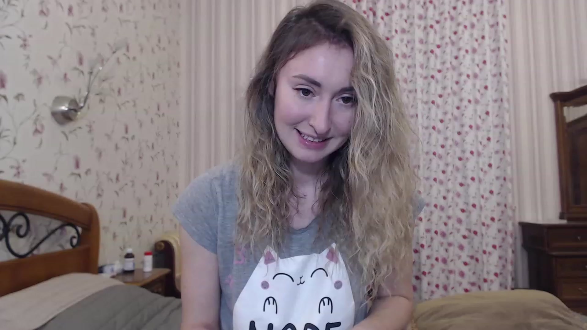 Gallery image thumbnail from Veronica_4u's myfreecams stream on, 12/18/2022, 16:28 image 6 of 20