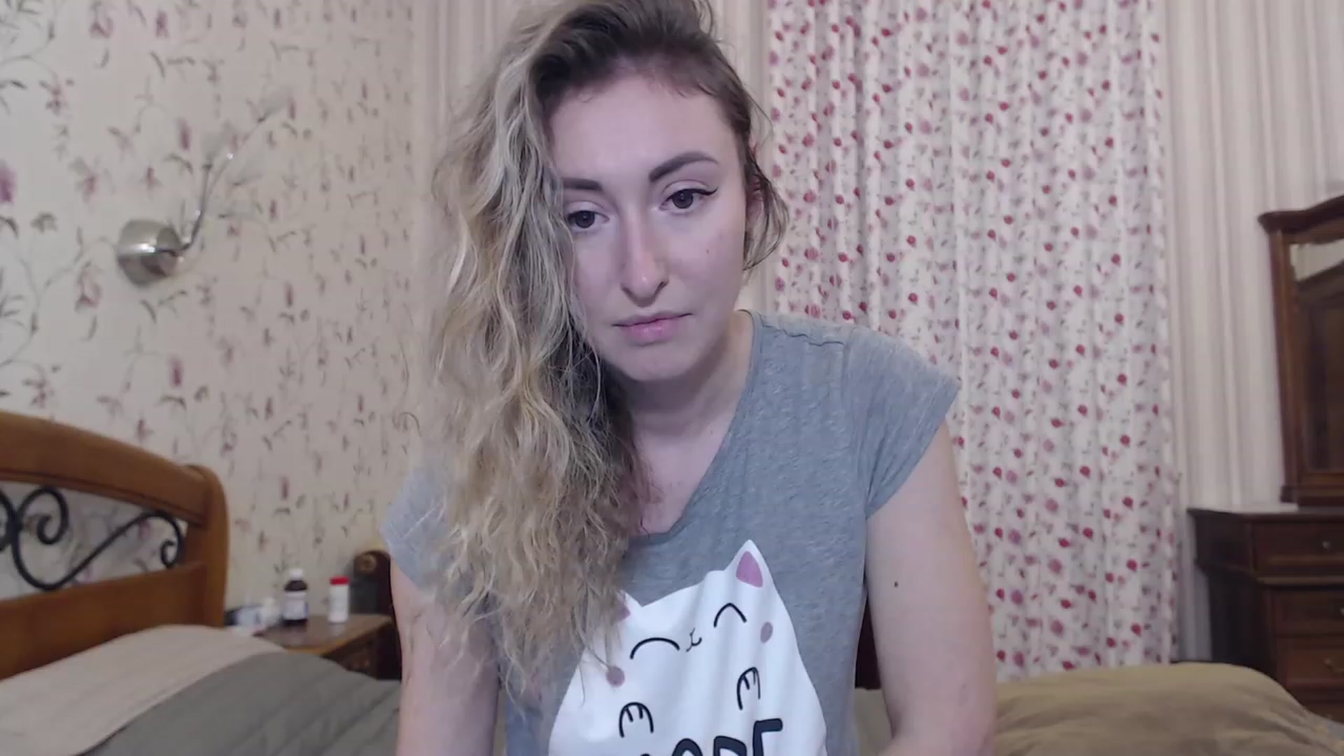 Gallery image thumbnail from Veronica_4u's myfreecams stream on, 12/18/2022, 16:28 image 15 of 20
