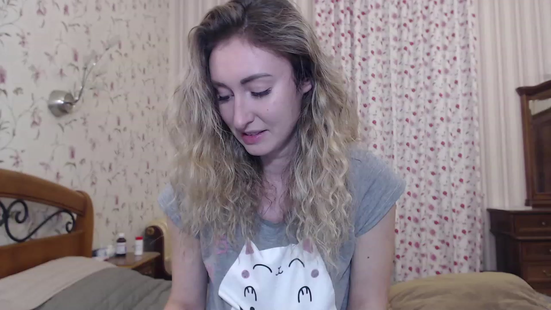 Gallery image thumbnail from Veronica_4u's myfreecams stream on, 12/18/2022, 16:28 image 10 of 20