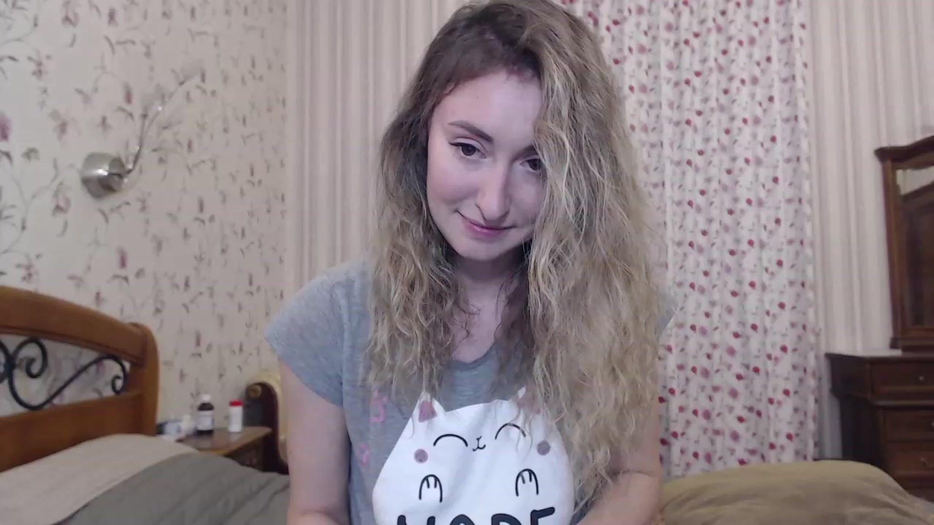 Gallery image thumbnail from Veronica_4u's myfreecams stream on, 12/18/2022, 16:28 image 7 of 20