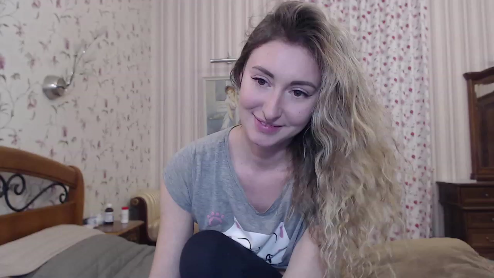Gallery image thumbnail from Veronica_4u's myfreecams stream on, 12/18/2022, 16:28 image 19 of 20