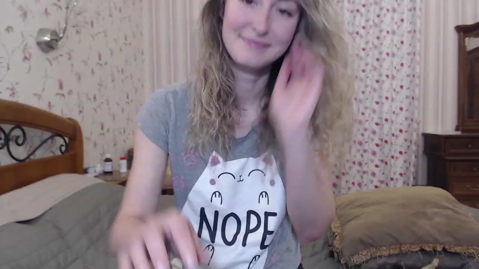 Gallery image thumbnail from Veronica_4u's myfreecams stream on, 12/18/2022, 16:28 image 5 of 20