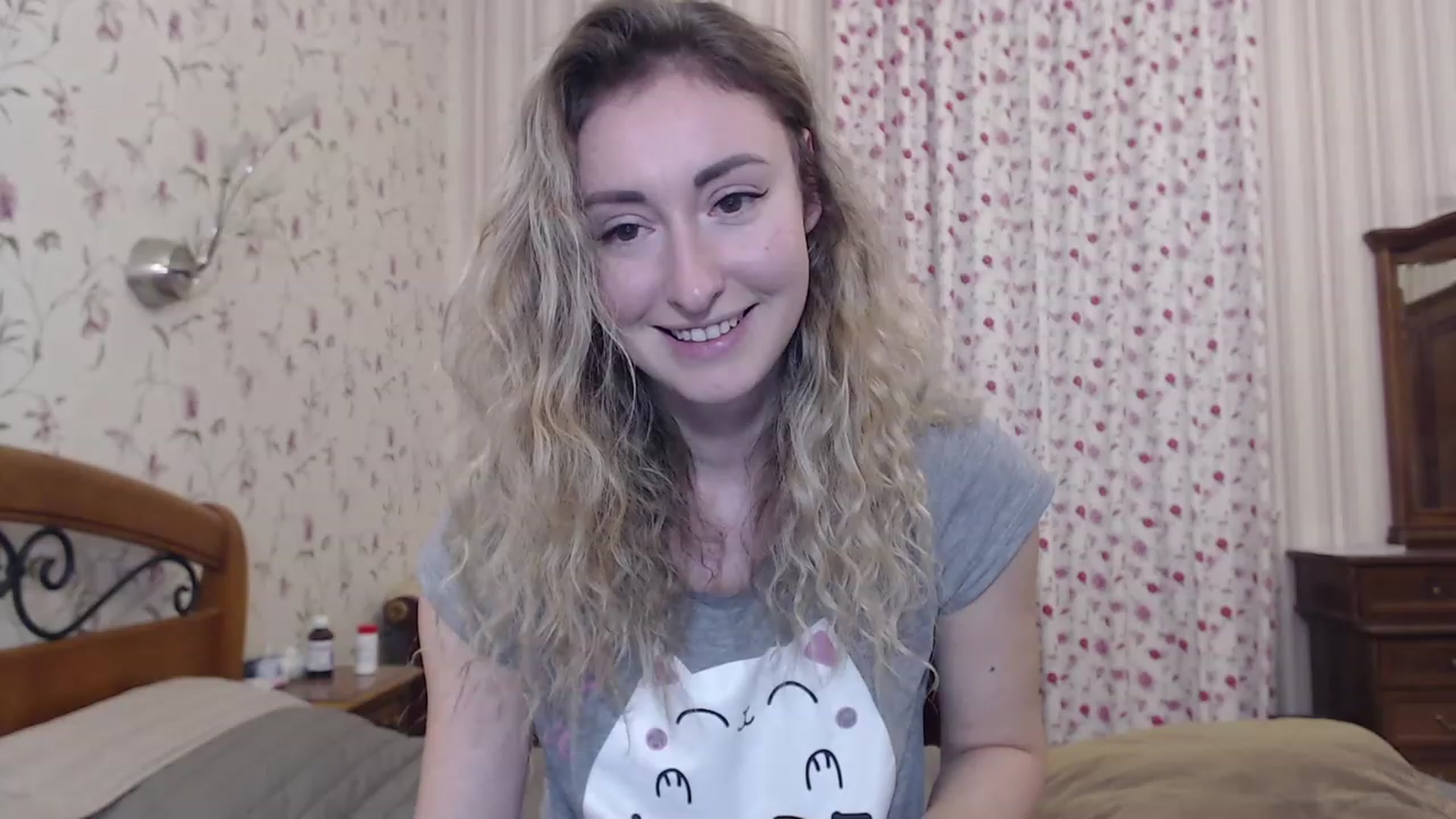 Gallery image thumbnail from Veronica_4u's myfreecams stream on, 12/18/2022, 16:28 image 11 of 20