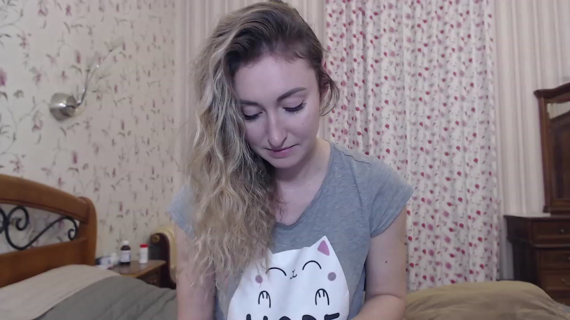 Gallery image thumbnail from Veronica_4u's myfreecams stream on, 12/18/2022, 16:28 image 13 of 20