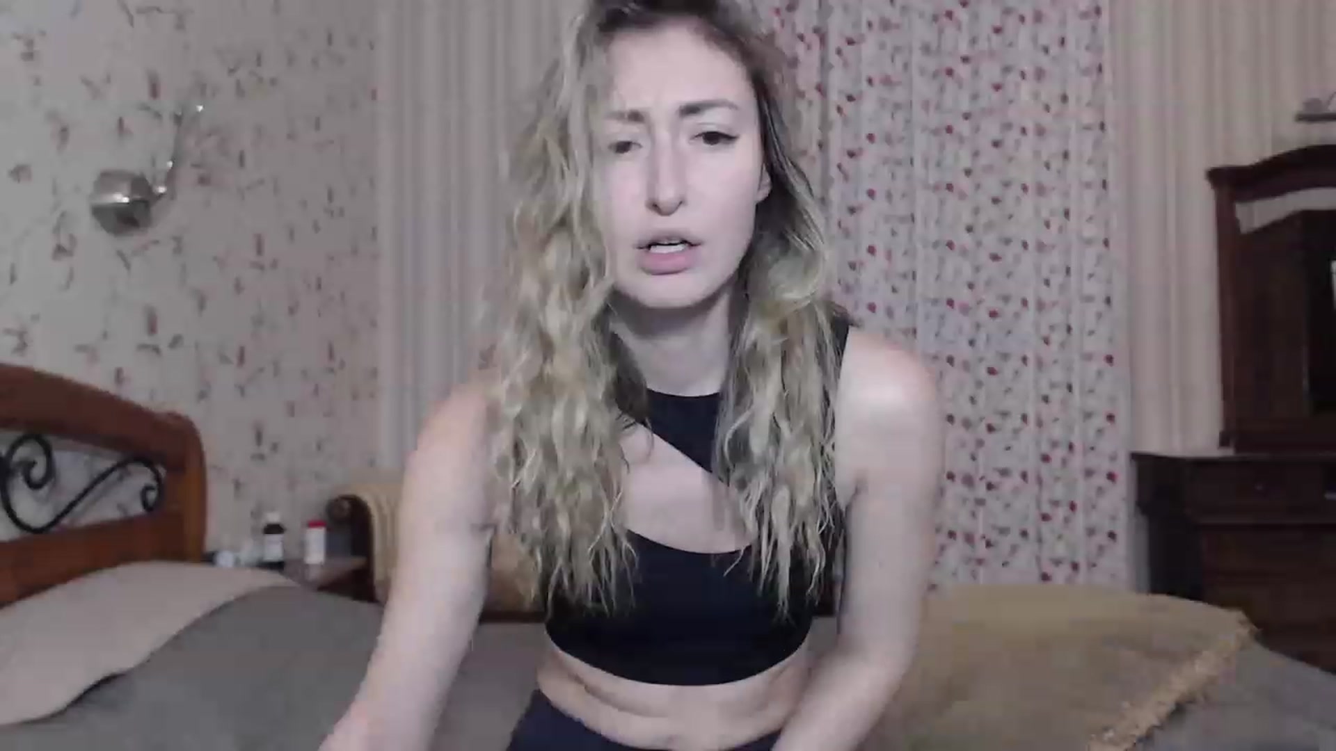 Gallery image thumbnail from Veronica_4u's myfreecams stream on, 12/19/2022, 15:34 image 16 of 20