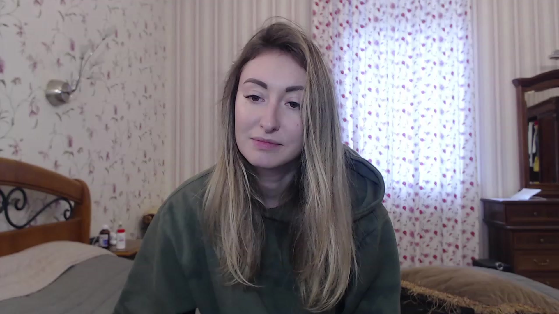 Gallery image thumbnail from Veronica_4u's myfreecams stream on, 12/23/2022, 08:20 image 10 of 20