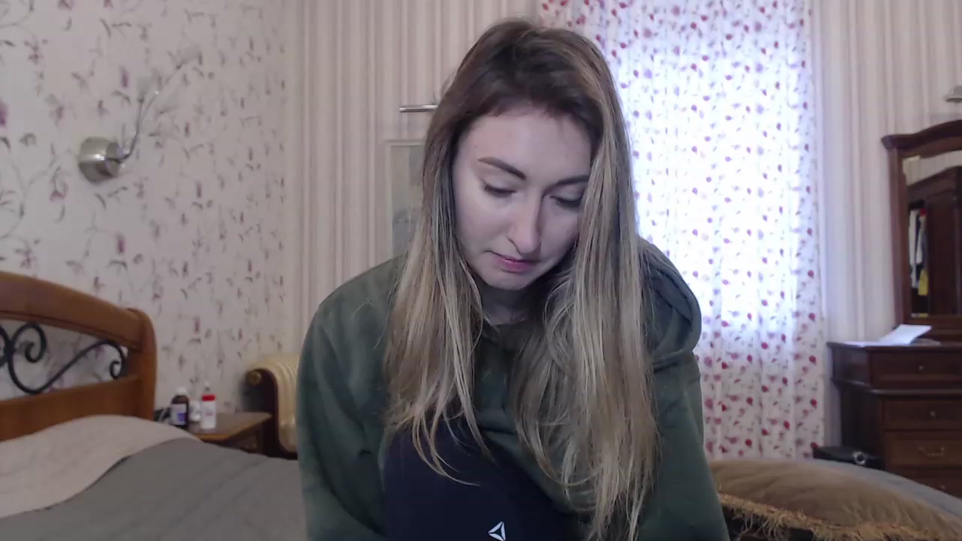 Gallery image thumbnail from Veronica_4u's myfreecams stream on, 12/23/2022, 08:20 image 1 of 20