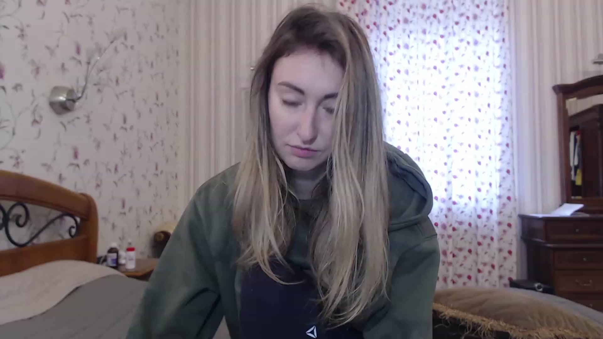 Gallery image thumbnail from Veronica_4u's myfreecams stream on, 12/23/2022, 08:20 image 2 of 20