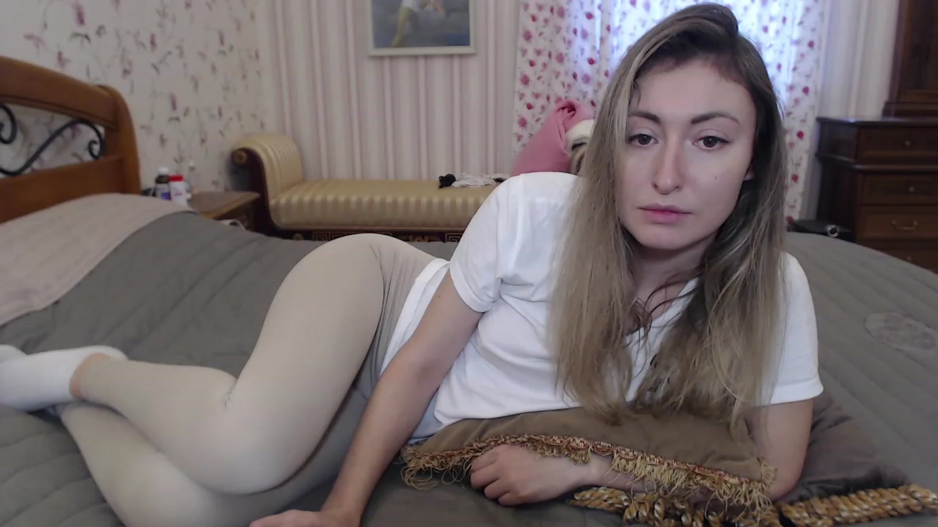 Gallery image thumbnail from Veronica_4u's myfreecams stream on, 12/24/2022, 08:28 image 15 of 20