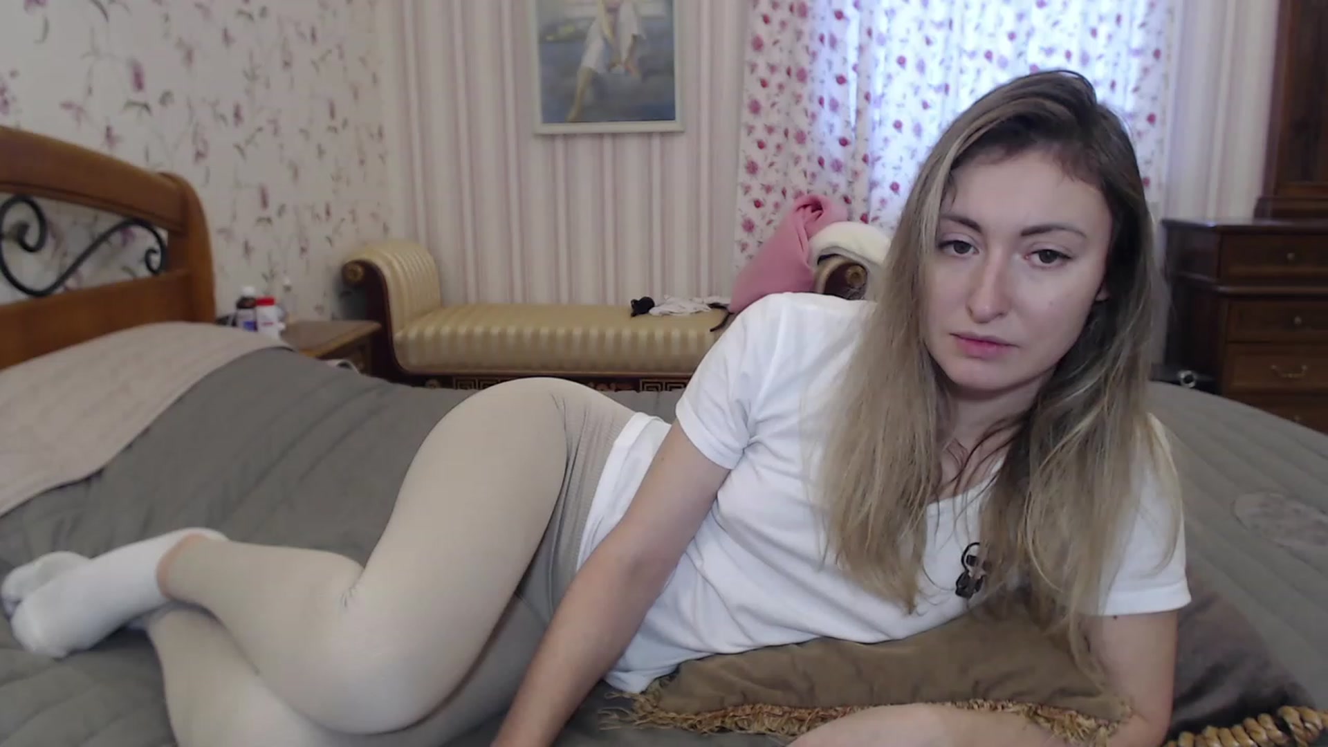 Gallery image thumbnail from Veronica_4u's myfreecams stream on, 12/24/2022, 08:28 image 10 of 20