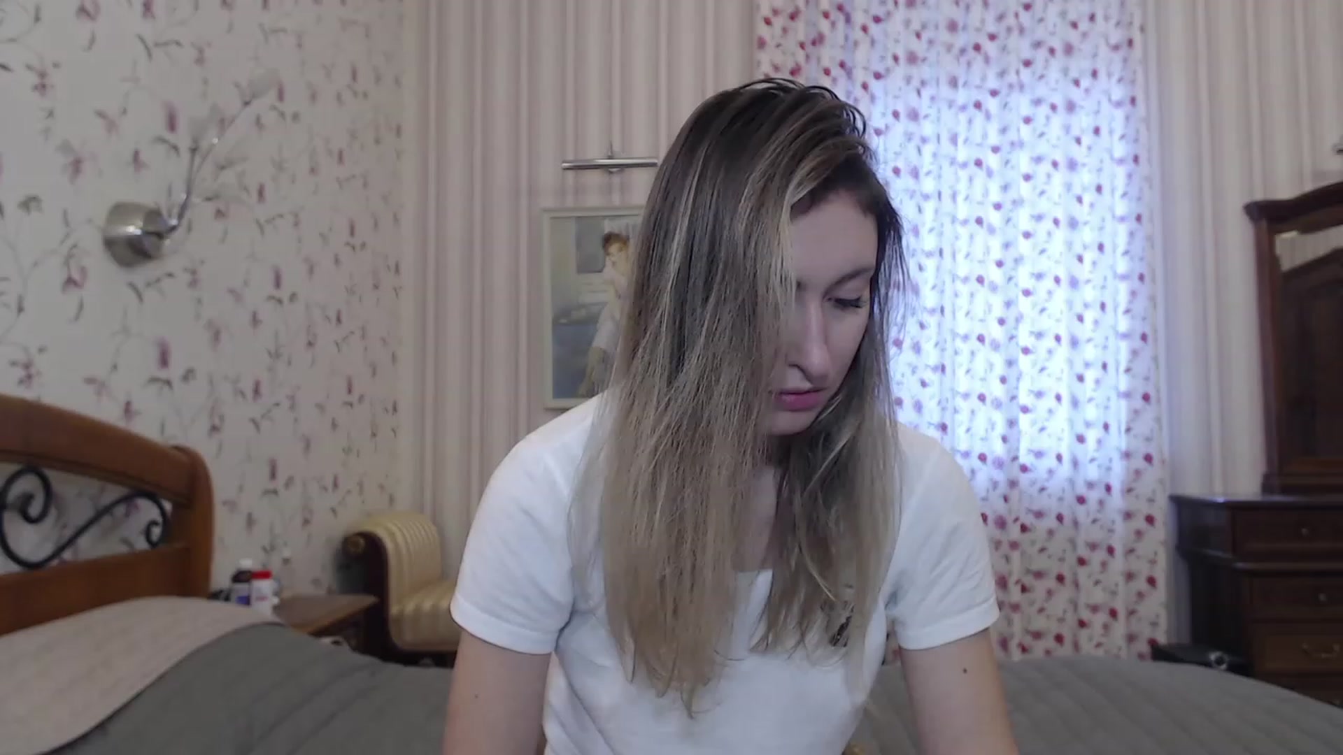 Gallery image thumbnail from Veronica_4u's myfreecams stream on, 12/24/2022, 08:28 image 2 of 20