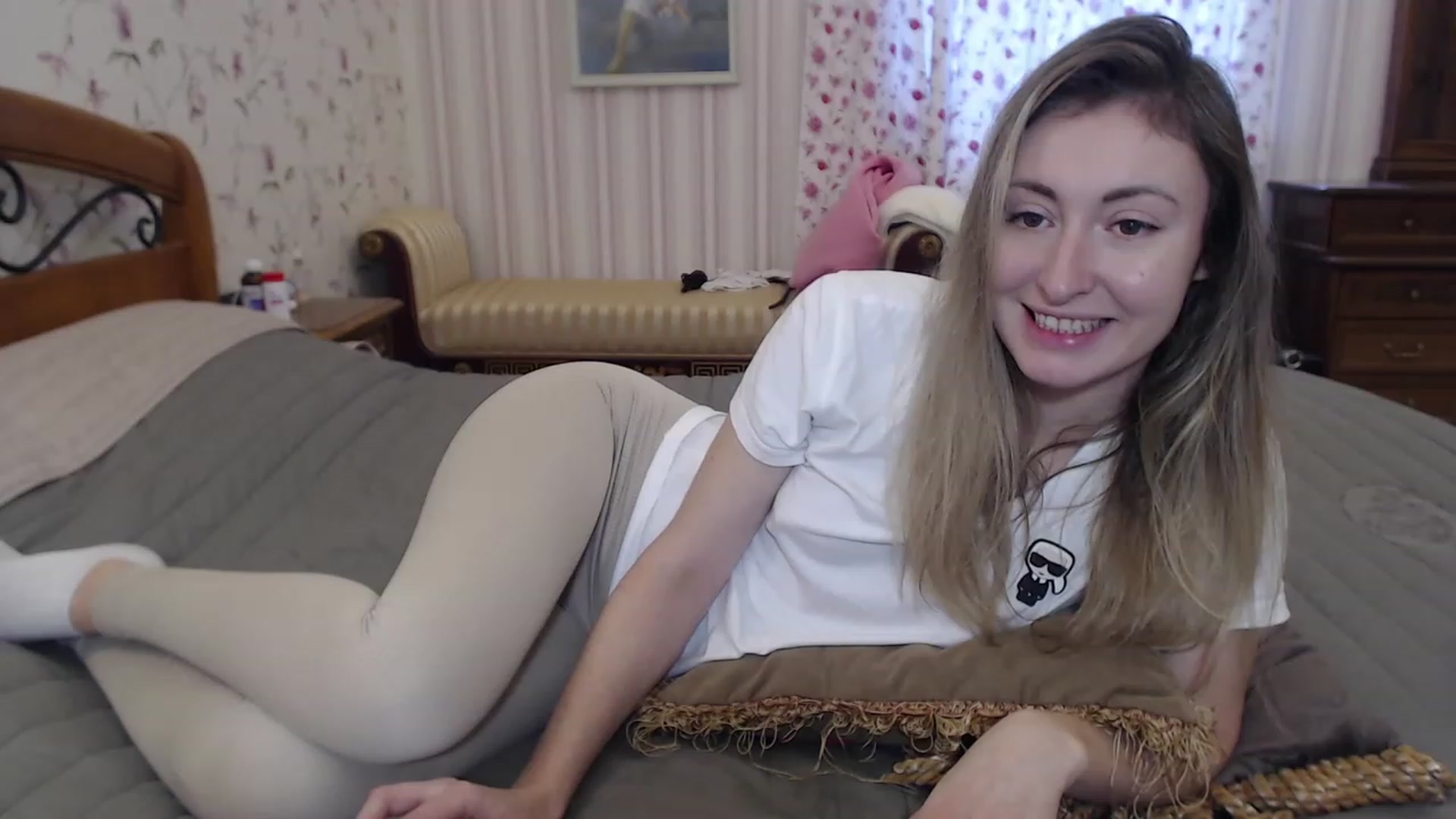 Gallery image thumbnail from Veronica_4u's myfreecams stream on, 12/24/2022, 08:28 image 18 of 20
