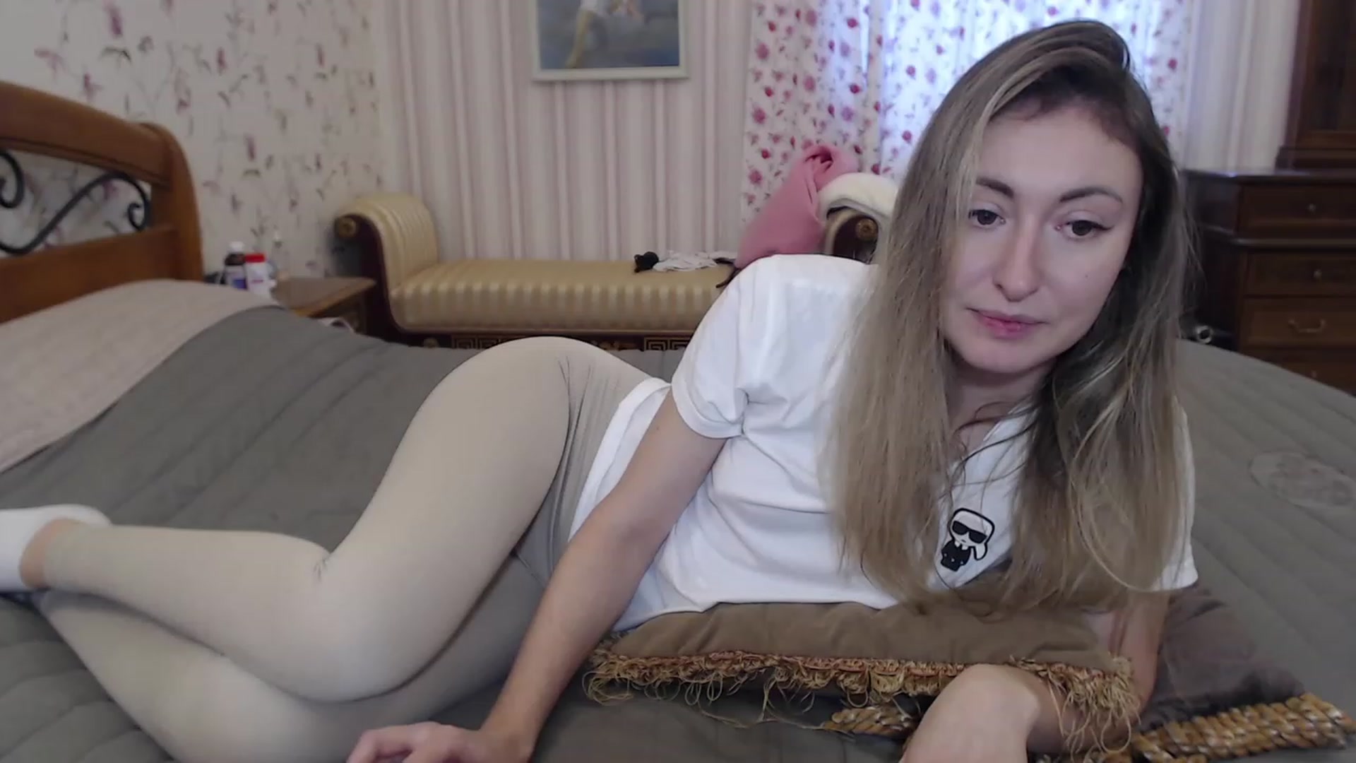 Gallery image thumbnail from Veronica_4u's myfreecams stream on, 12/24/2022, 08:28 image 19 of 20