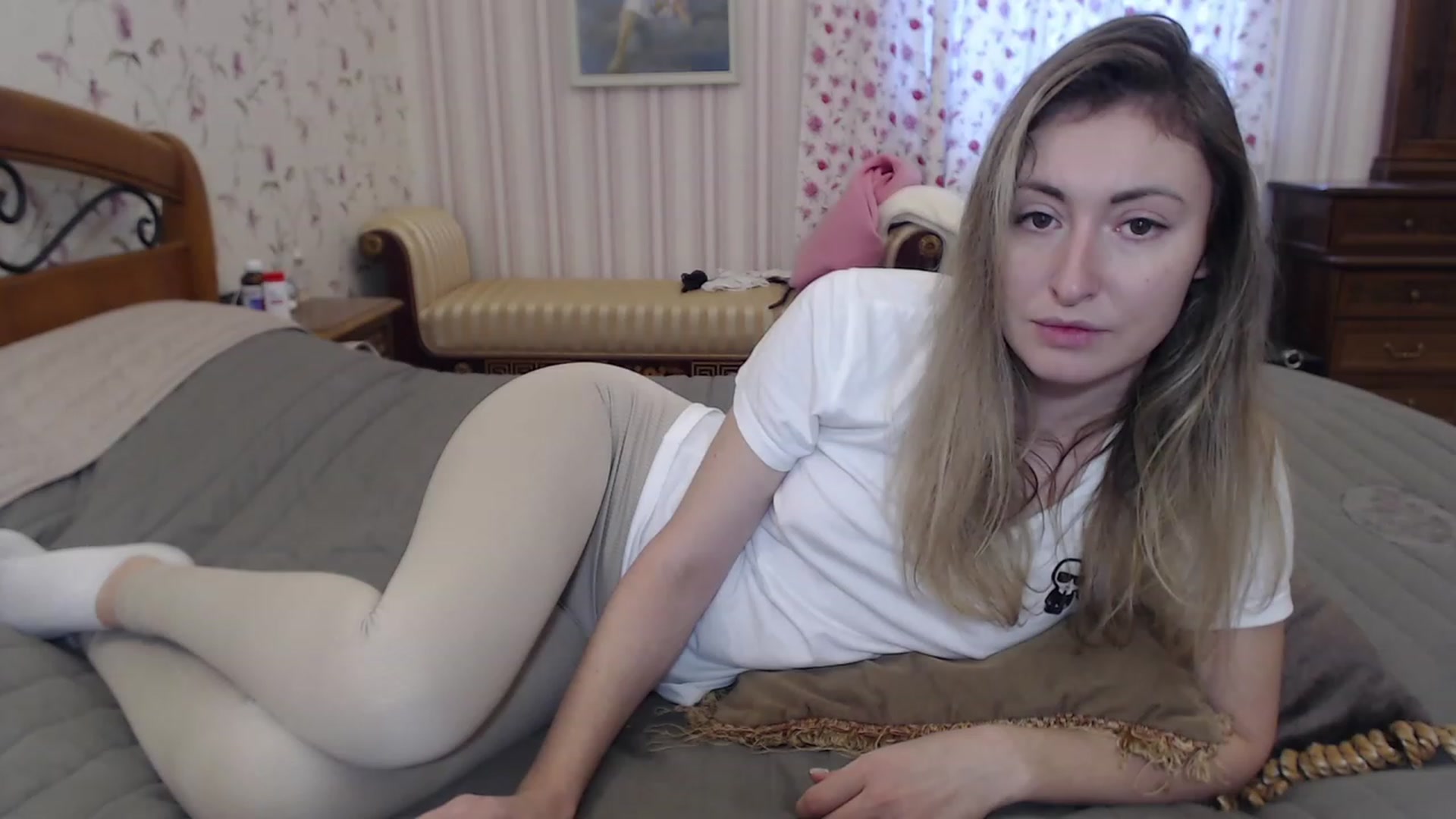 Gallery image thumbnail from Veronica_4u's myfreecams stream on, 12/24/2022, 08:28 image 12 of 20