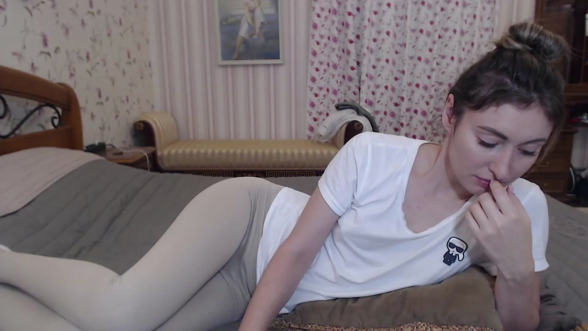 Gallery image thumbnail from Veronica_4u's myfreecams stream on, 12/26/2022, 17:07 image 5 of 20