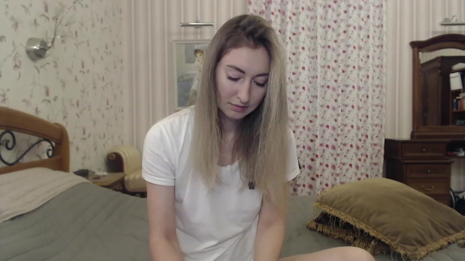 Gallery image thumbnail from Veronica_4u's myfreecams stream on, 12/27/2022, 17:35 image 4 of 20