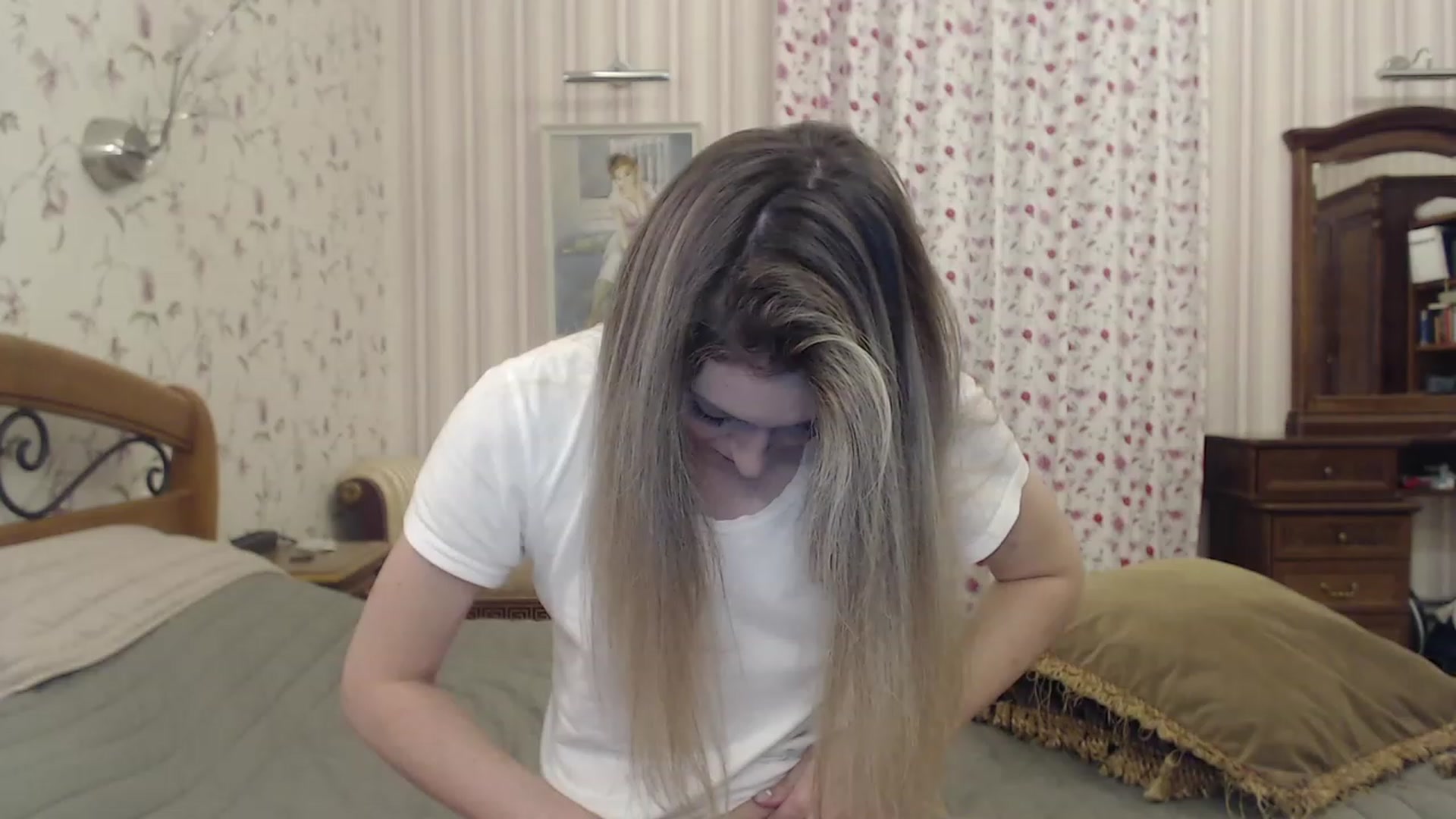 Gallery image thumbnail from Veronica_4u's myfreecams stream on, 12/27/2022, 17:35 image 6 of 20