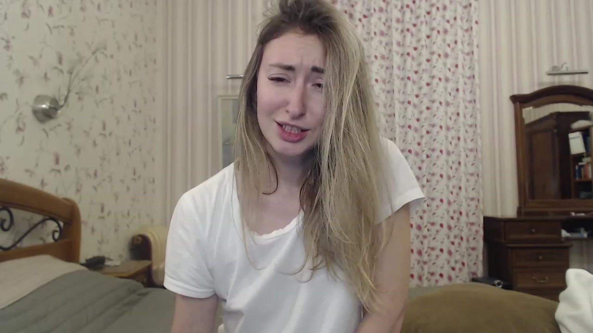 Gallery image thumbnail from Veronica_4u's myfreecams stream on, 12/28/2022, 16:18 image 12 of 20