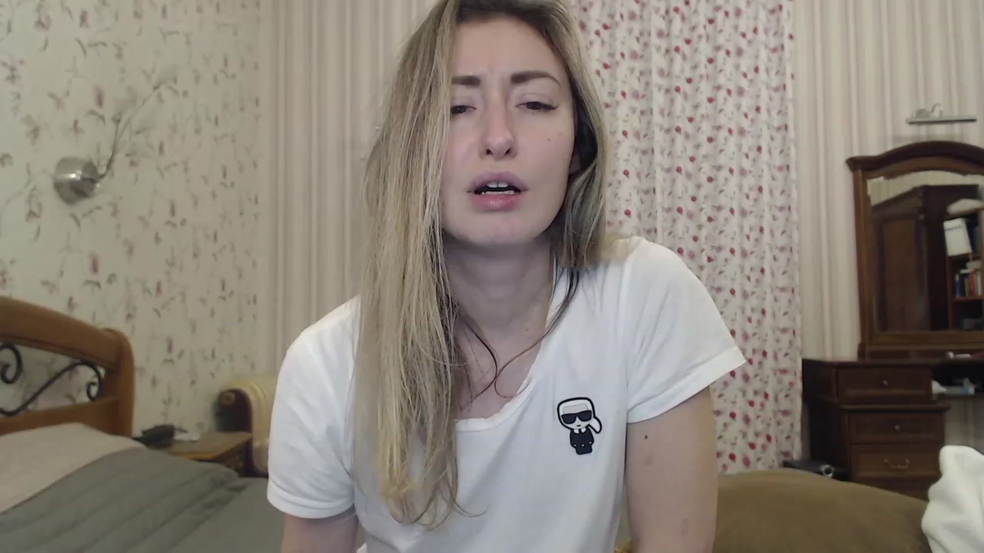Gallery image thumbnail from Veronica_4u's myfreecams stream on, 12/28/2022, 16:18 image 5 of 20