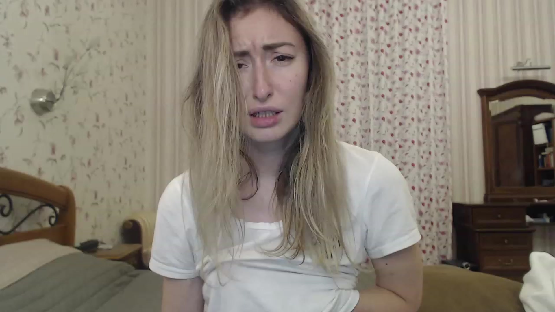 Gallery image thumbnail from Veronica_4u's myfreecams stream on, 12/28/2022, 16:18 image 15 of 20