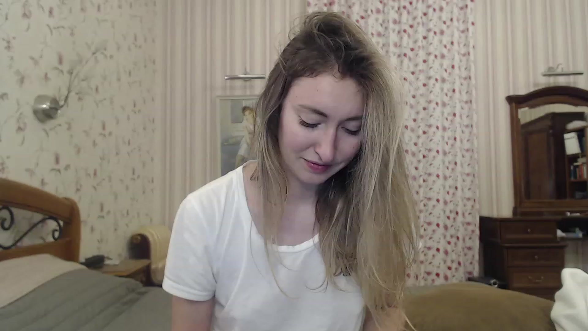 Gallery image thumbnail from Veronica_4u's myfreecams stream on, 12/28/2022, 16:18 image 11 of 20