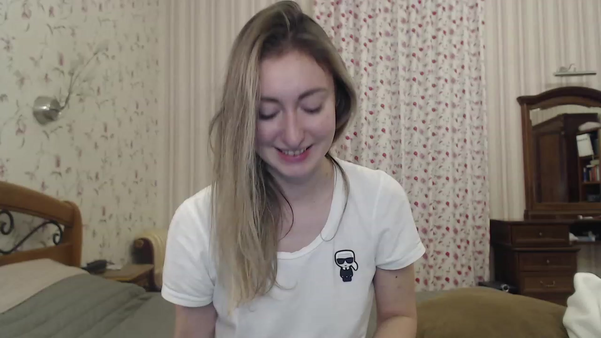 Gallery image thumbnail from Veronica_4u's myfreecams stream on, 12/28/2022, 16:18 image 3 of 20