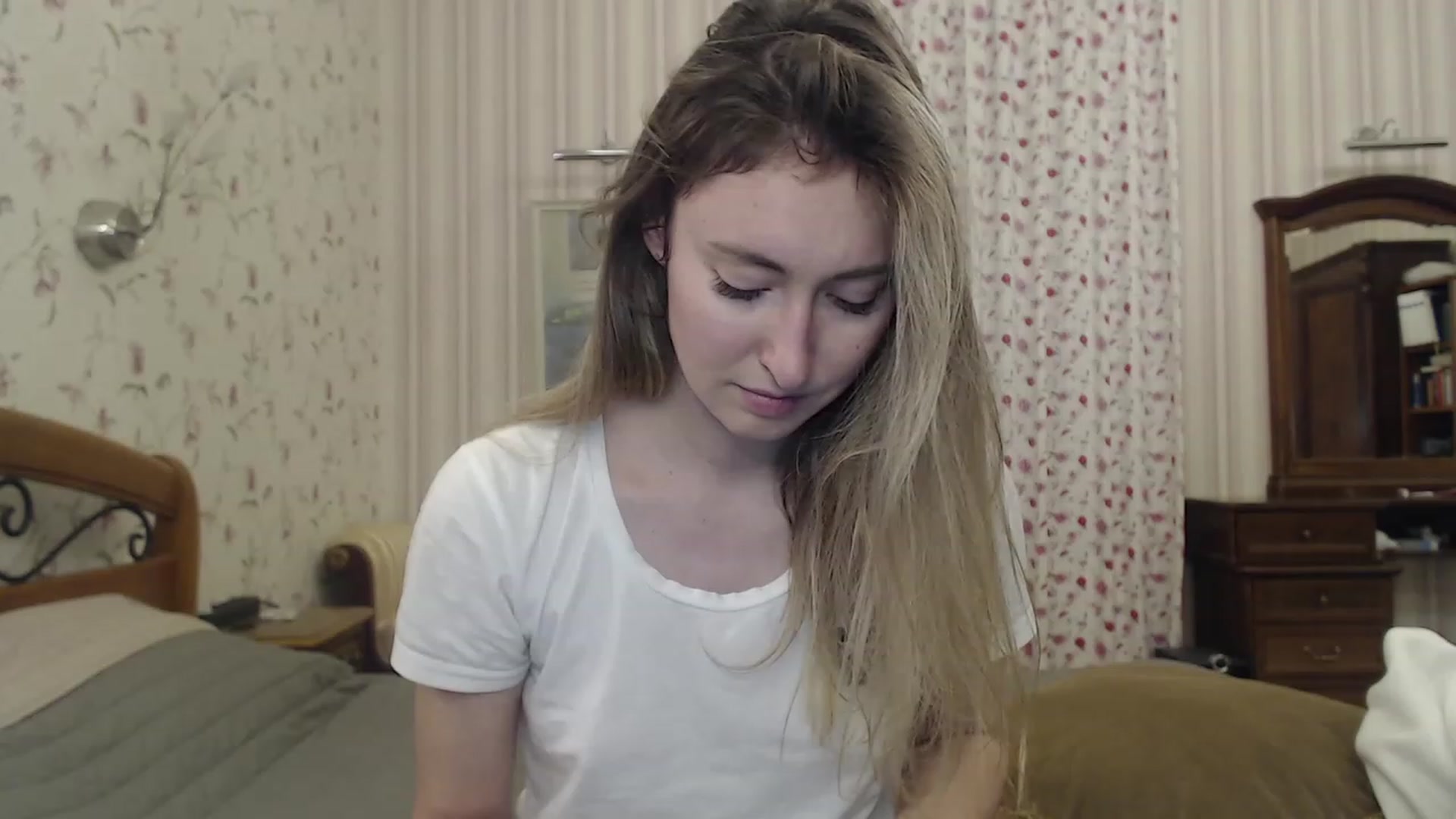 Gallery image thumbnail from Veronica_4u's myfreecams stream on, 12/28/2022, 16:18 image 20 of 20