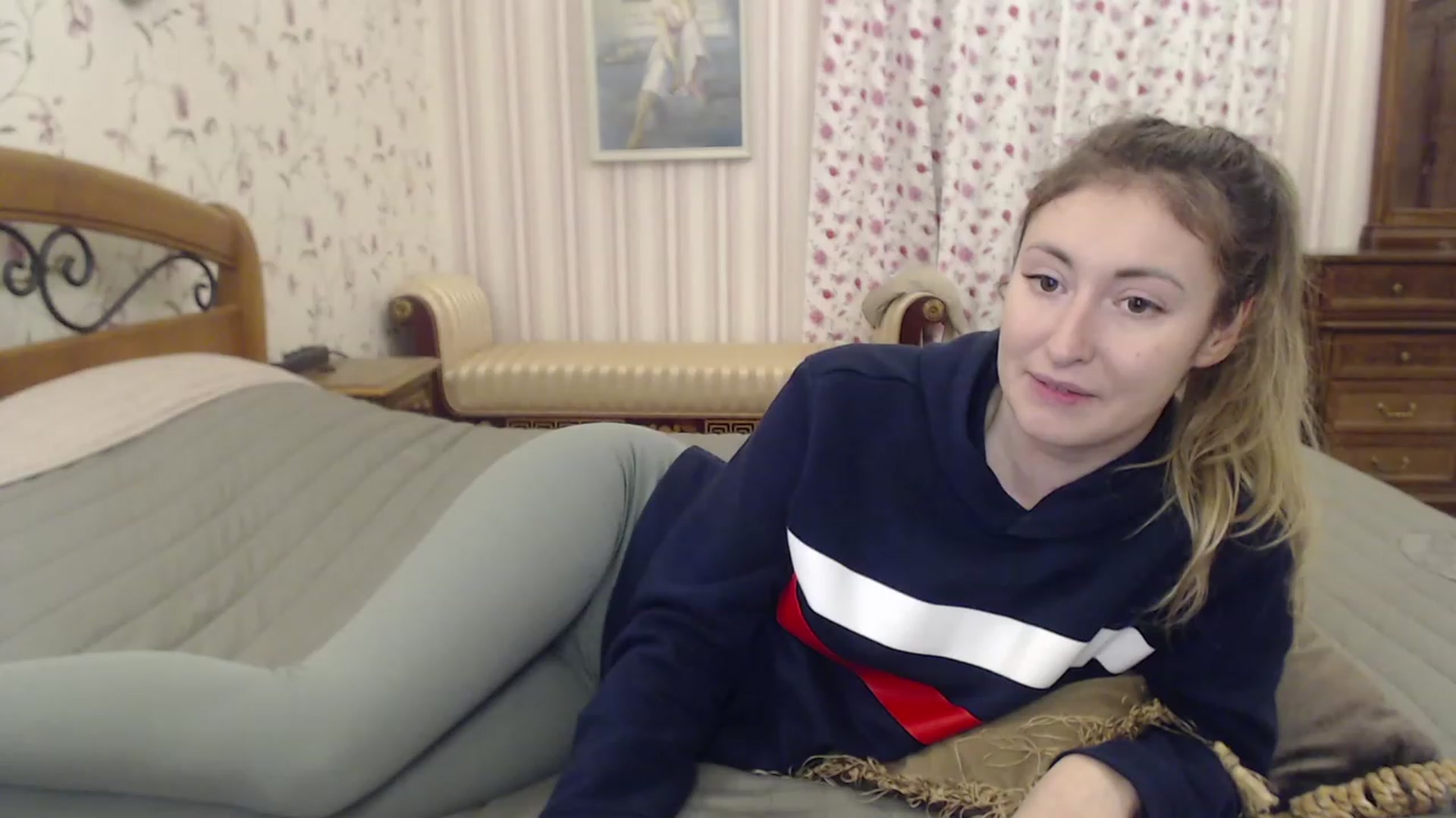Gallery image thumbnail from Veronica_4u's myfreecams stream on, 12/29/2022, 18:02 image 8 of 20