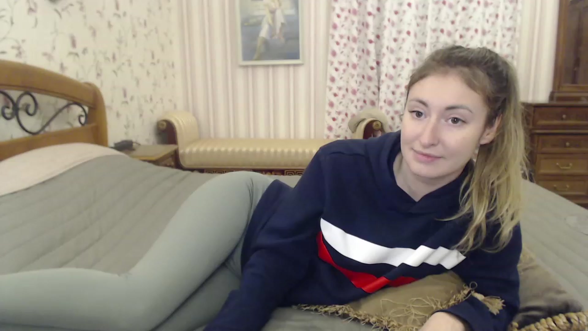 Gallery image thumbnail from Veronica_4u's myfreecams stream on, 12/29/2022, 18:02 image 14 of 20