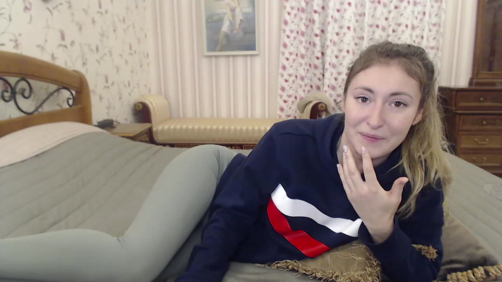 Gallery image thumbnail from Veronica_4u's myfreecams stream on, 12/29/2022, 18:02 image 5 of 20
