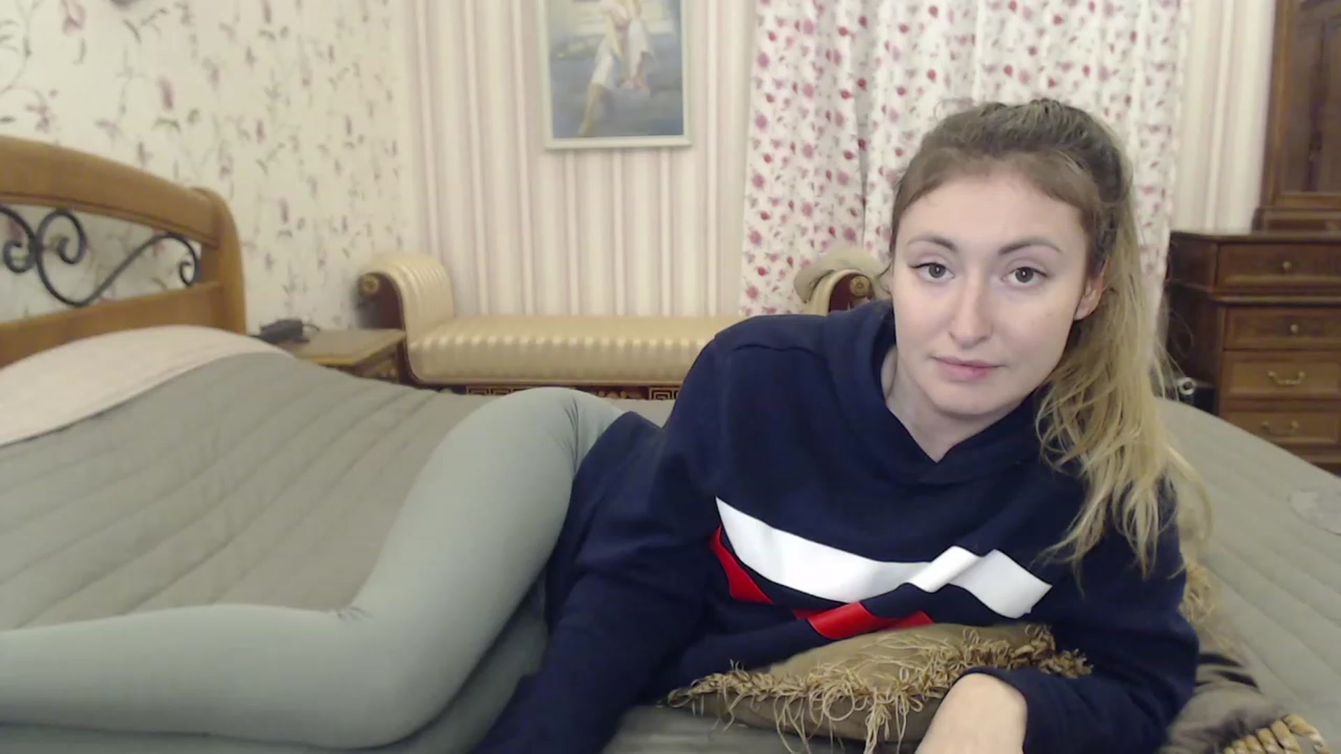 Gallery image thumbnail from Veronica_4u's myfreecams stream on, 12/29/2022, 18:02 image 19 of 20
